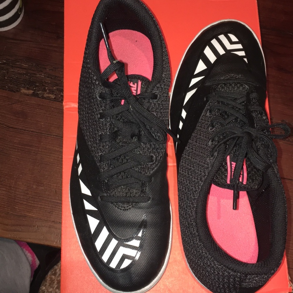 Brand new Black and white nike with box